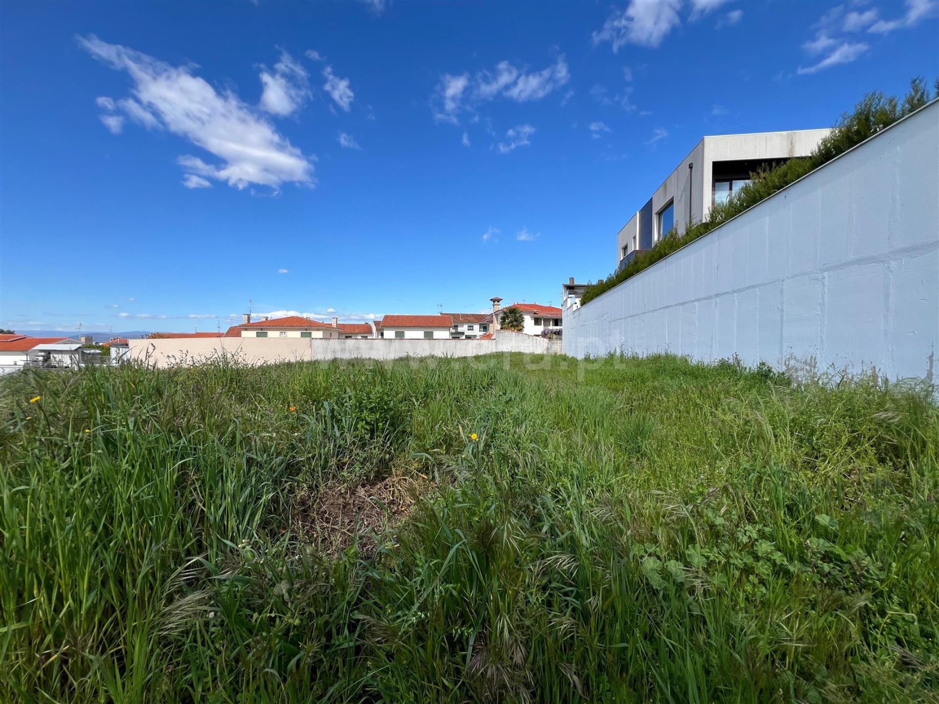 Land for sale in Chaves, Portugal — €75,000