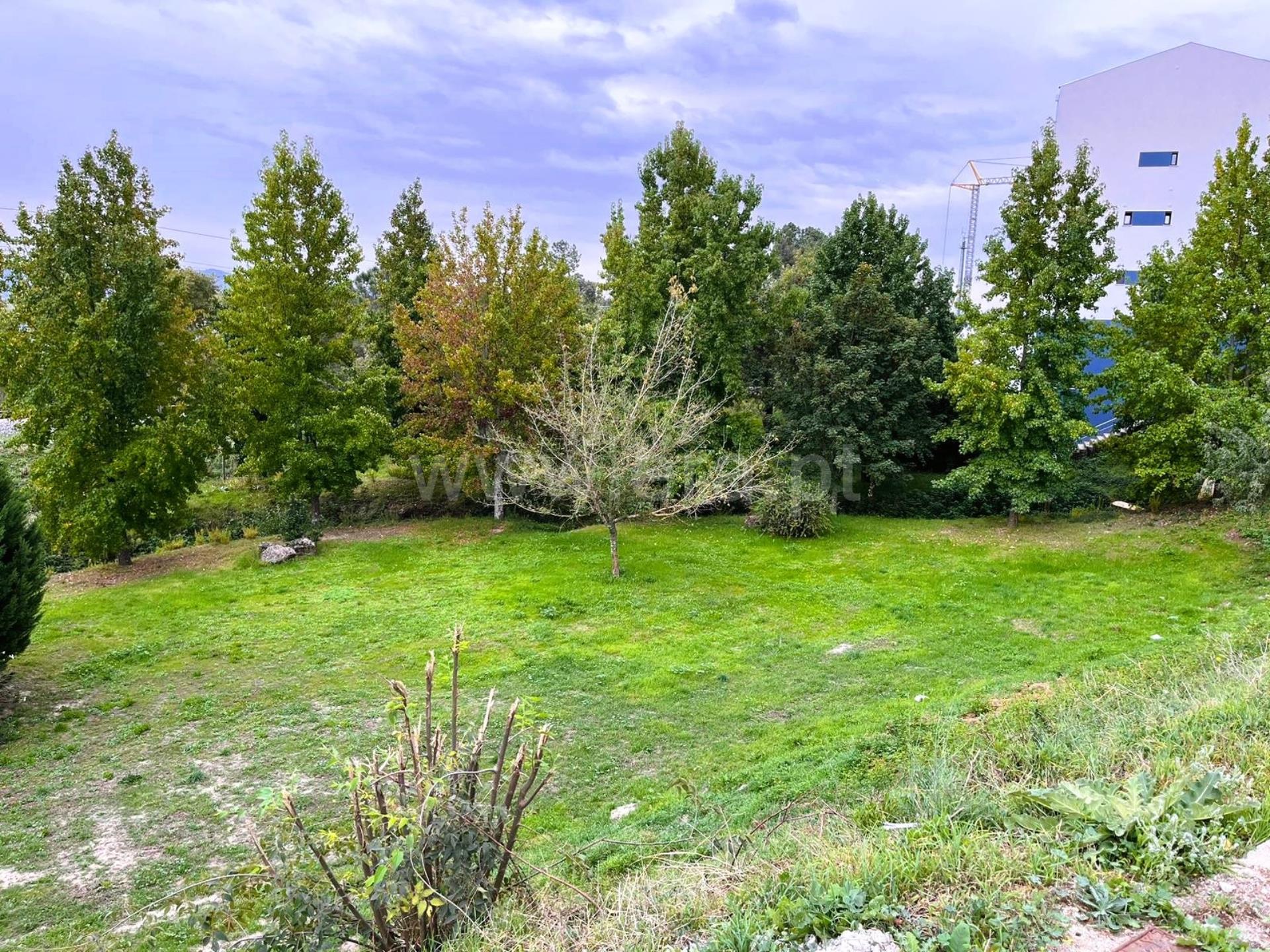 Land for sale in Covilhã, Portugal — €325,000