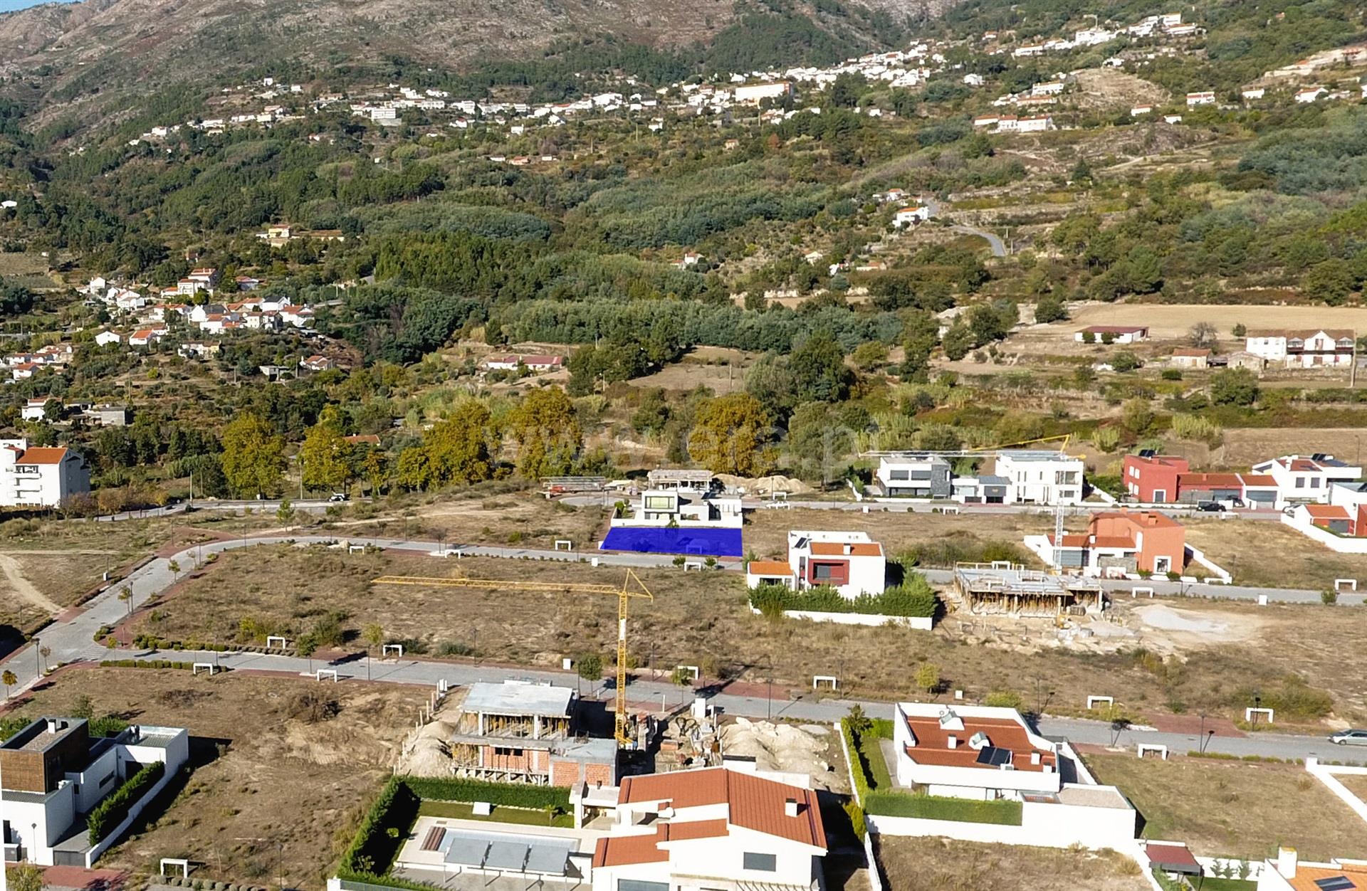 Land for sale in Covilhã, Portugal — €72,000