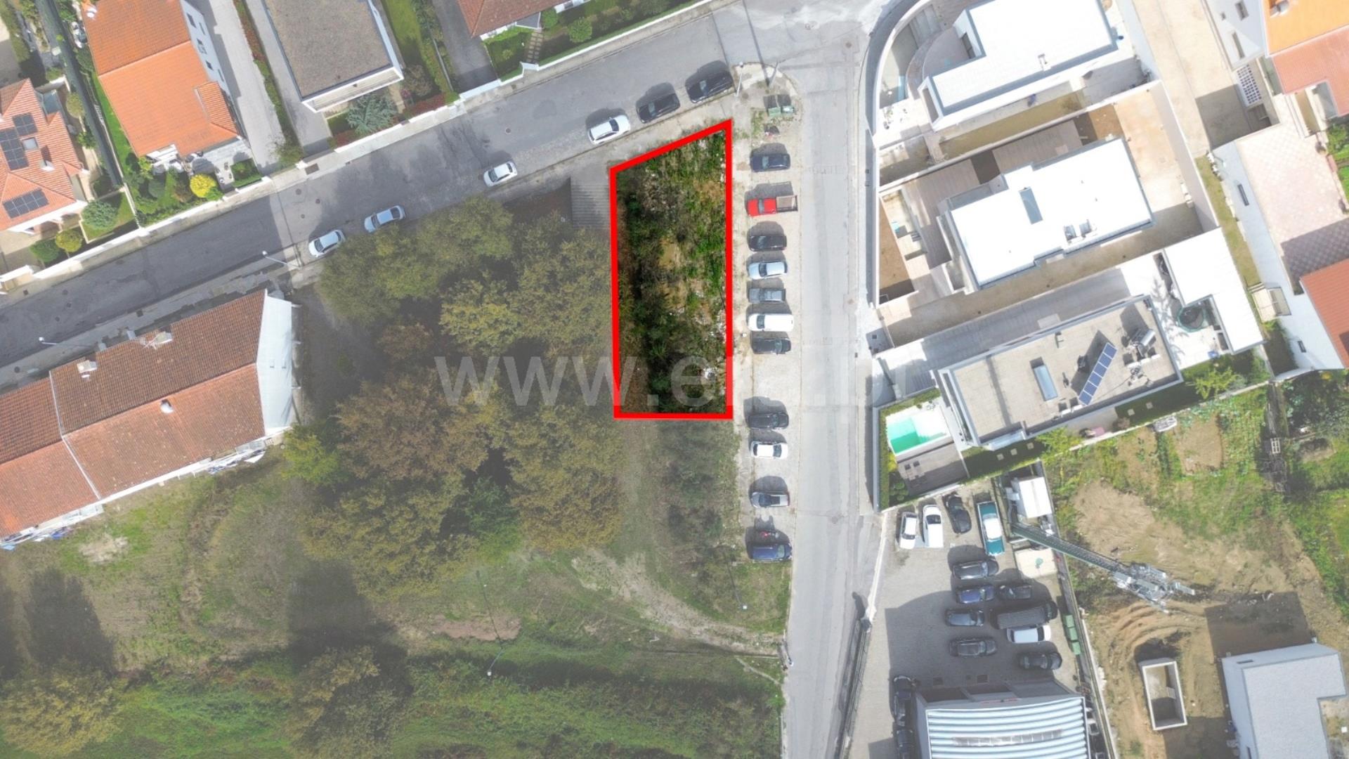 Land for sale in Felgueiras, Portugal — €95,000