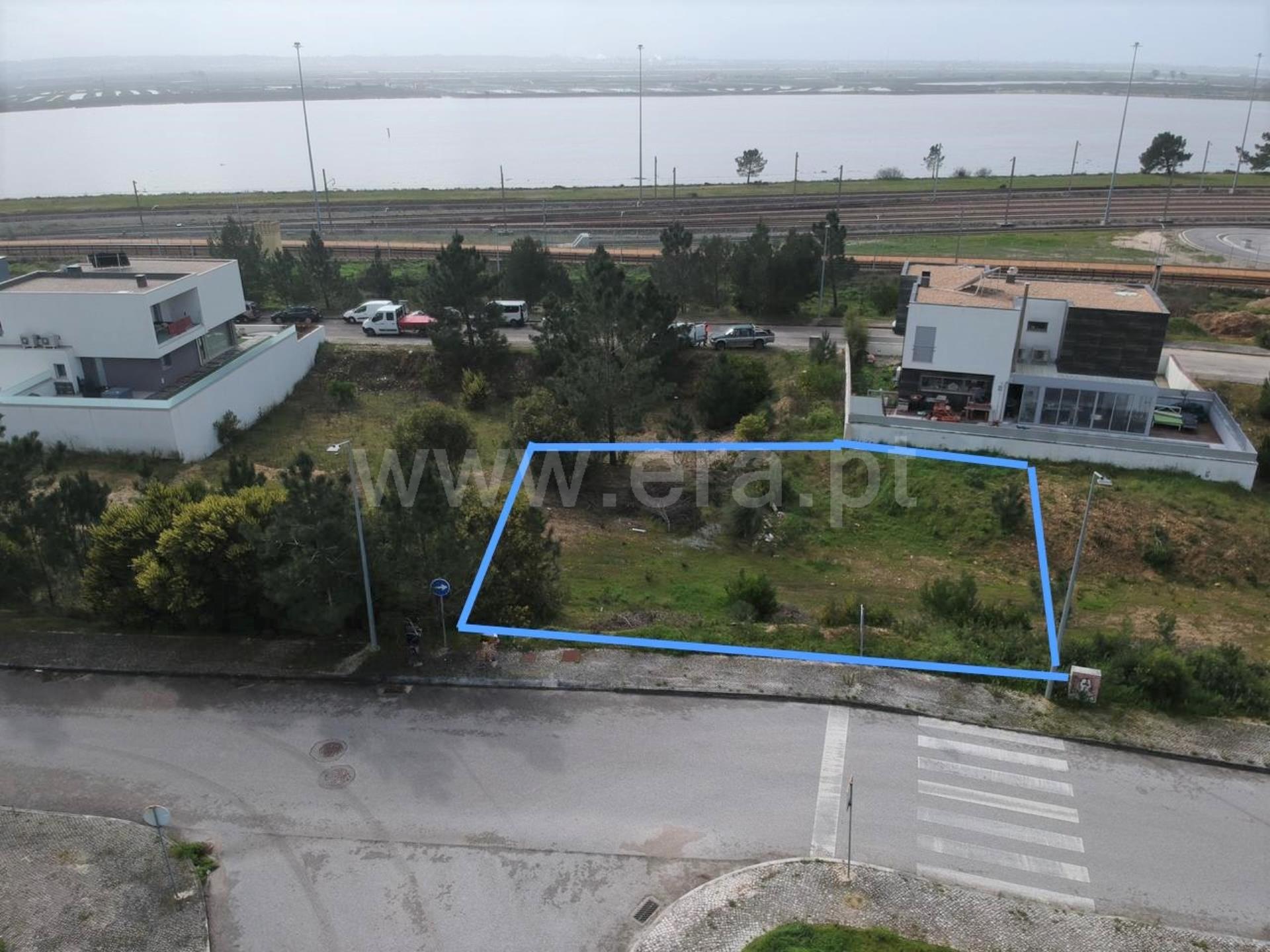 Land for sale in Figueira da Foz, Portugal — €75,000