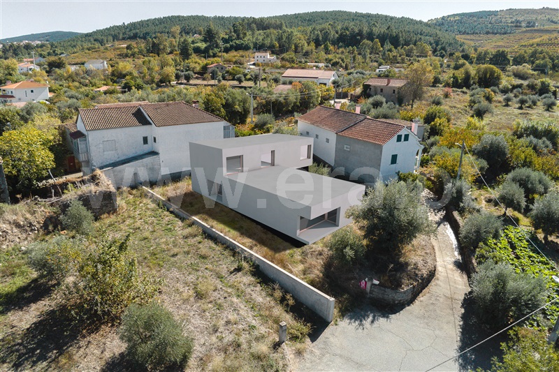 Lote / Fundão, Donas
