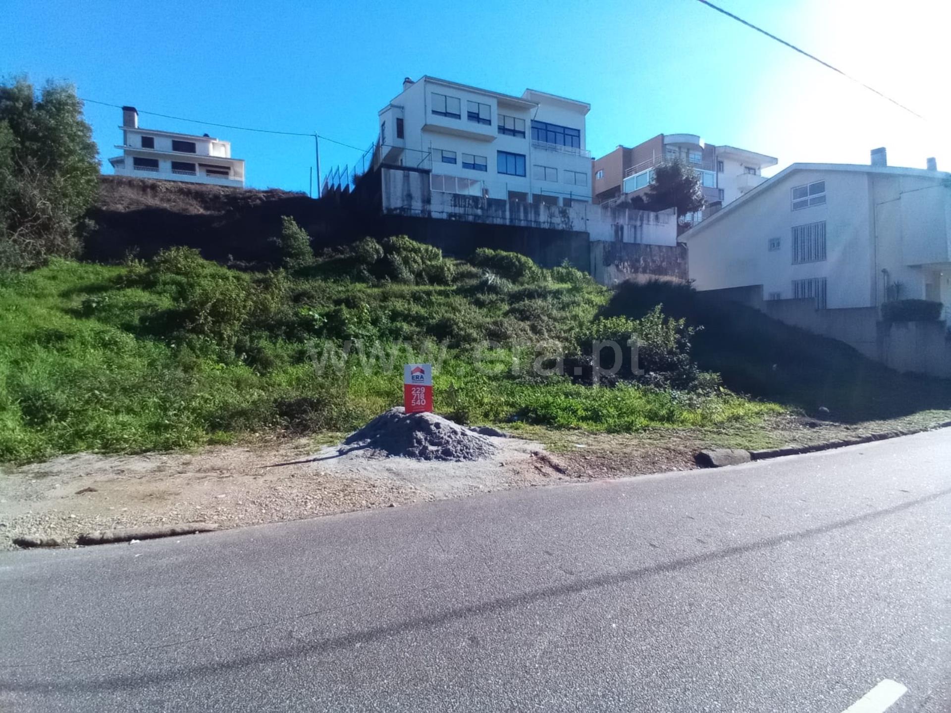 Land for sale in Gondomar, Portugal — €92,500
