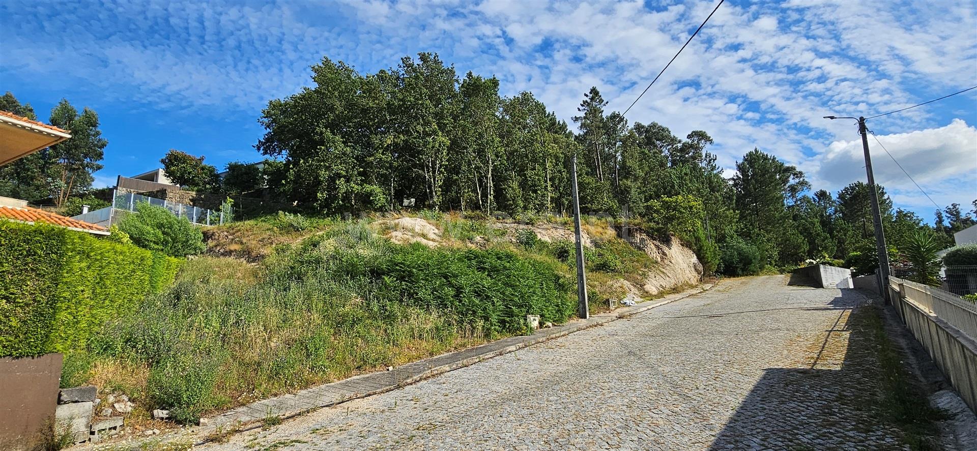 Land for sale in Guimarães, Portugal — €232,000