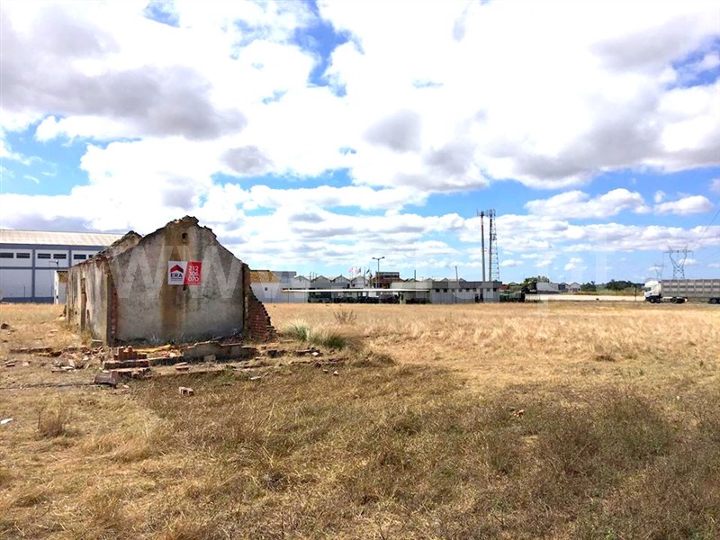 Lote Industrial, Atalaia e Alto Estanqueiro-Jardia, Montijo (Foto 2 de 9)