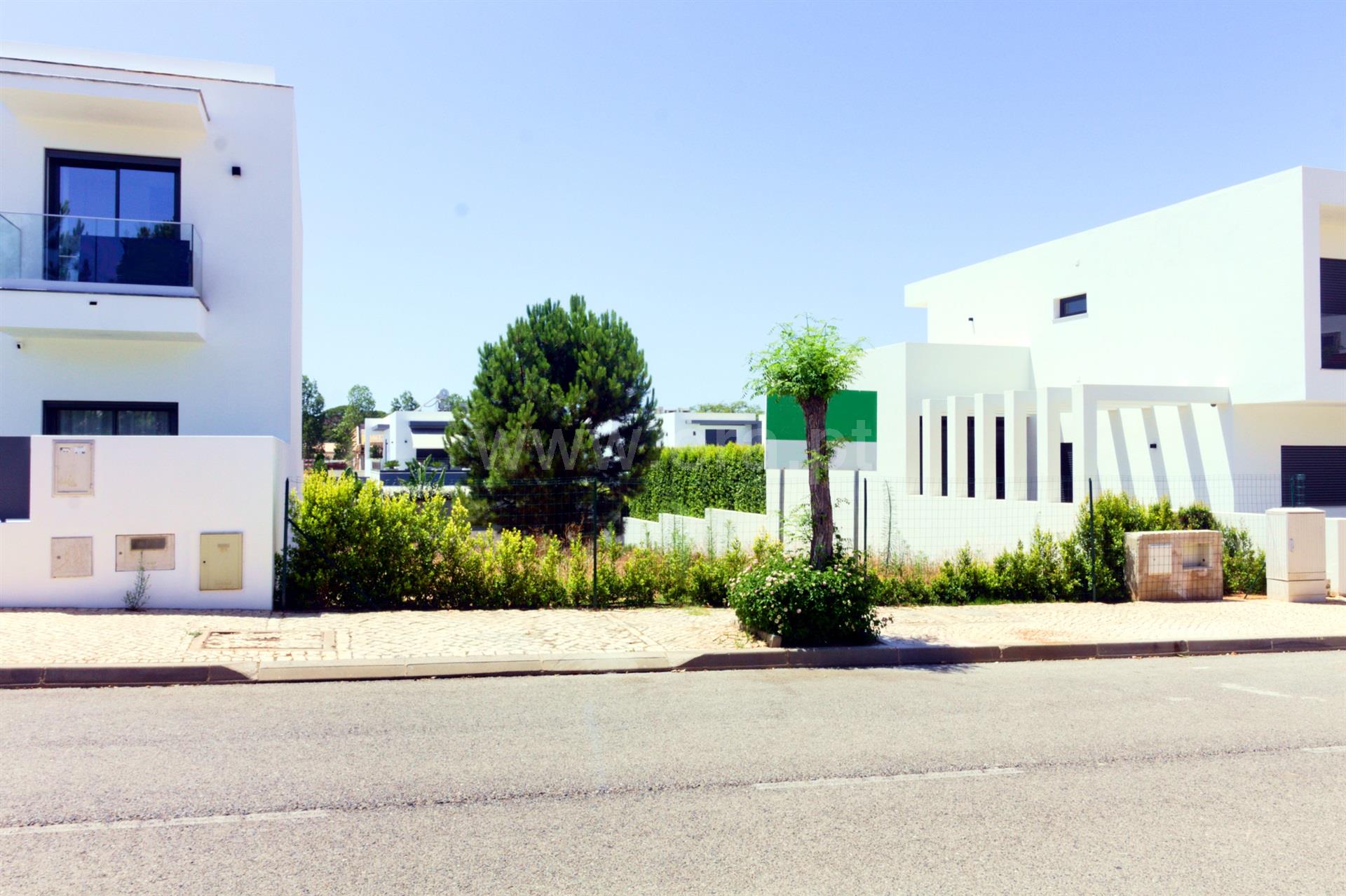 Land for sale in Loulé, Portugal — €385,000