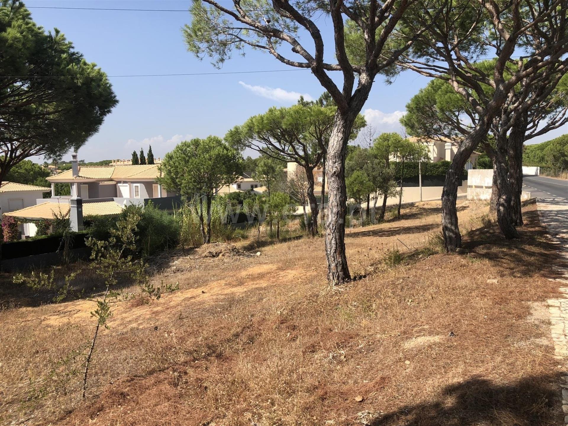 Land for sale in Loulé, Portugal — €1,875,000