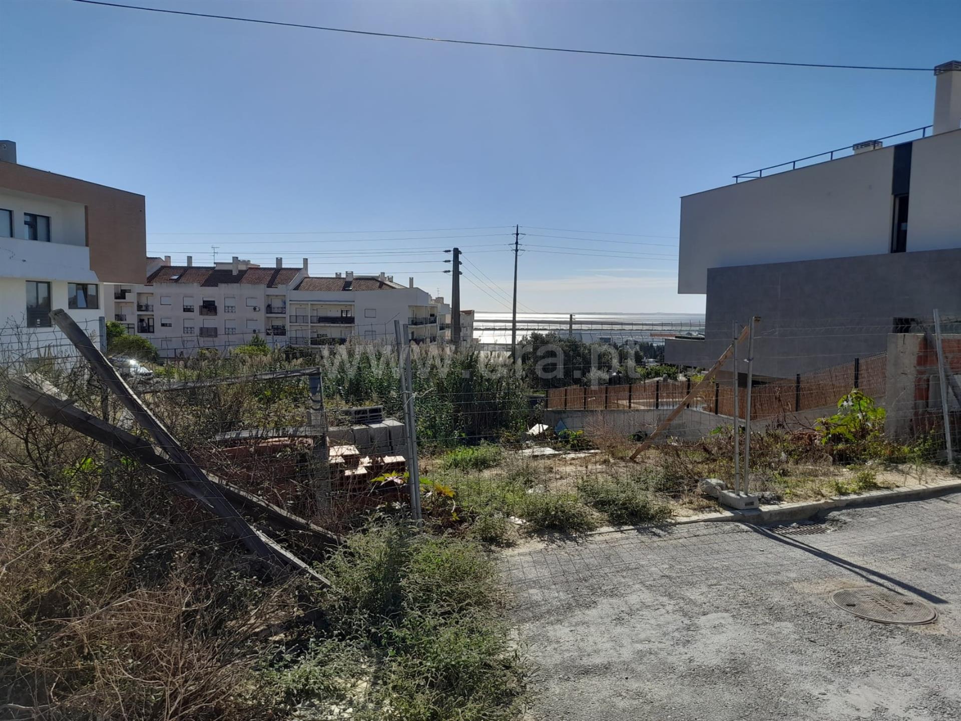 Land for sale in Loures, Portugal — €165,500