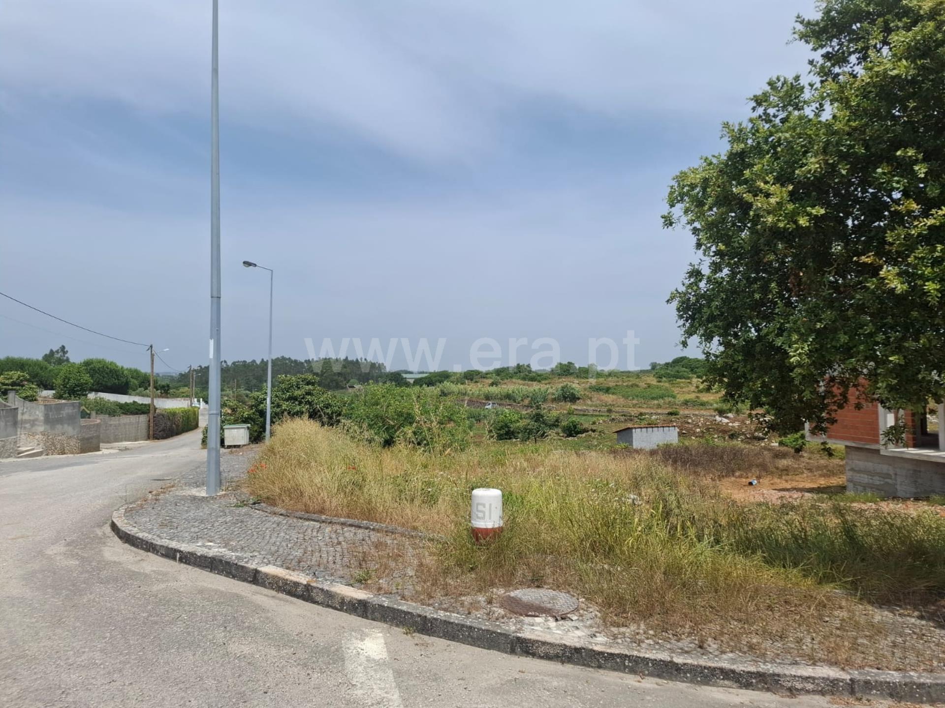Land for sale in Lourinhã, Portugal — €67,000