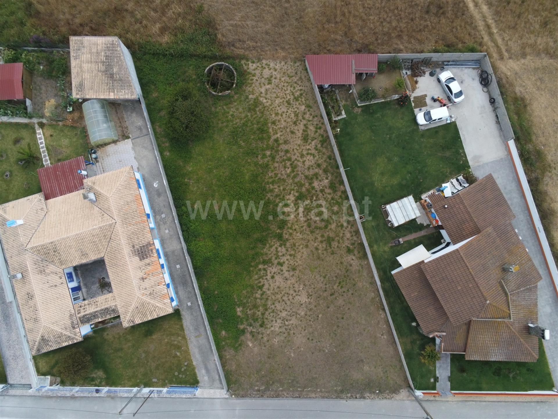 Land for sale in Marinha Grande, Portugal — €90,000