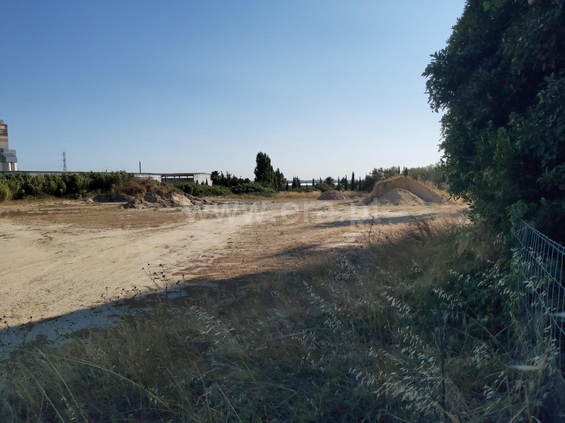 Land for sale in Montijo, Portugal — €320,000