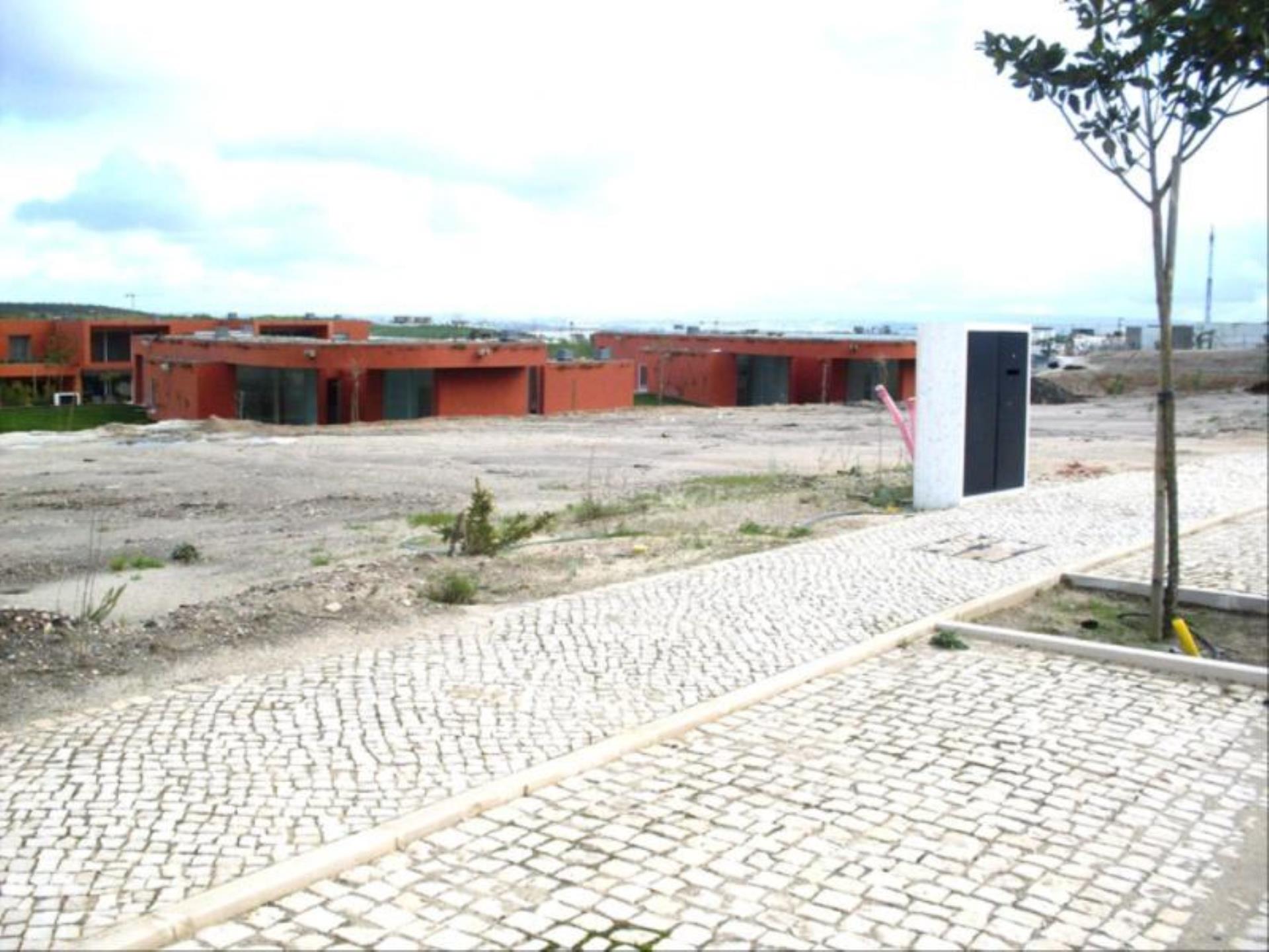 Land for sale in Óbidos, Portugal — €190,000
