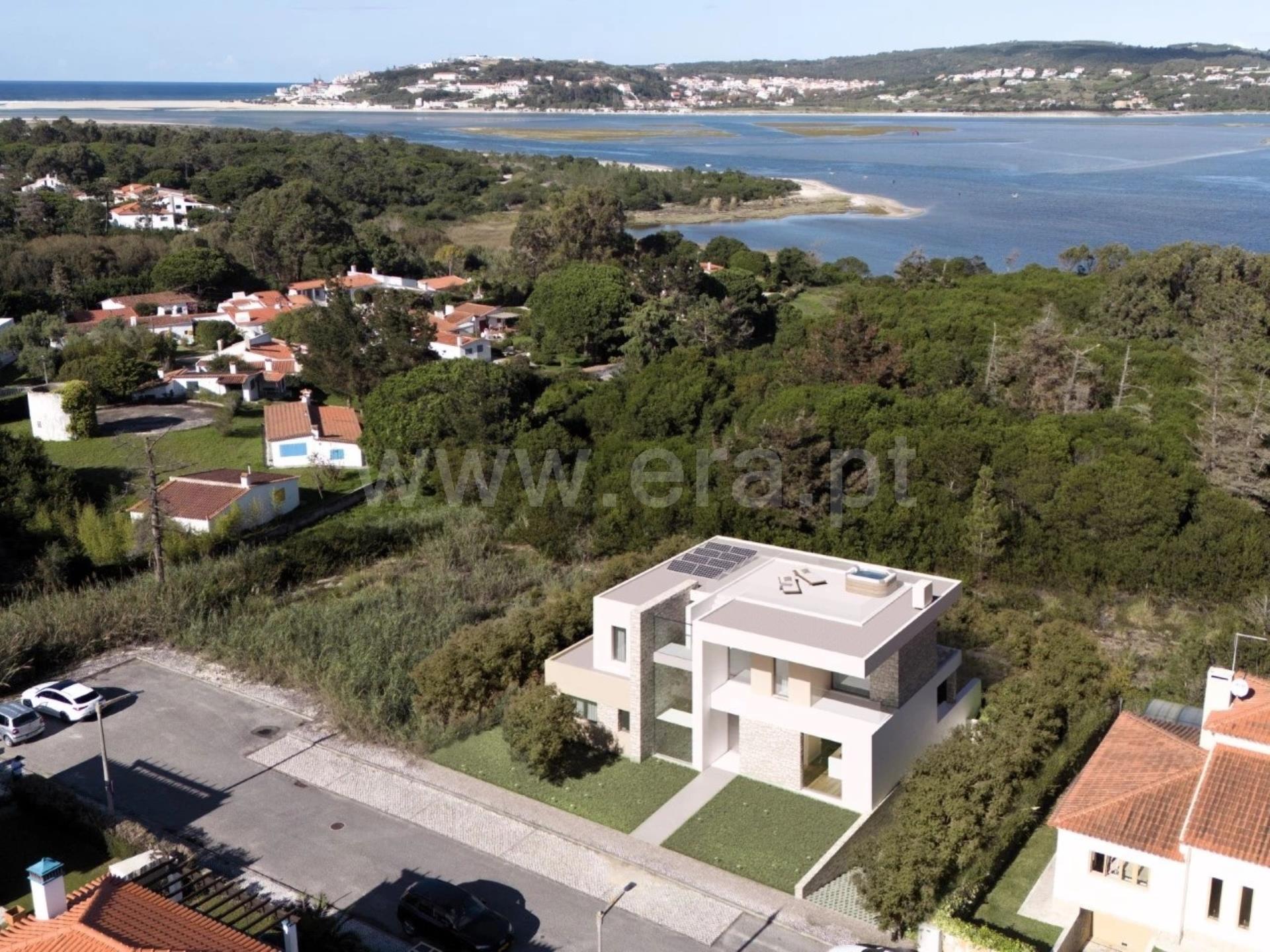 Land for sale in Óbidos, Portugal — €350,000