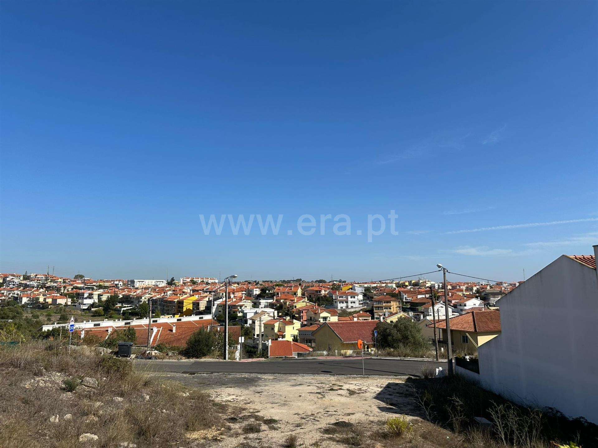 Land for sale in Oeiras, Portugal — €310,000