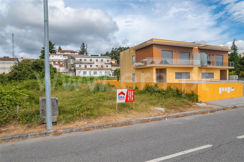 Lote / Paços de Ferreira, Frazão Arreigada