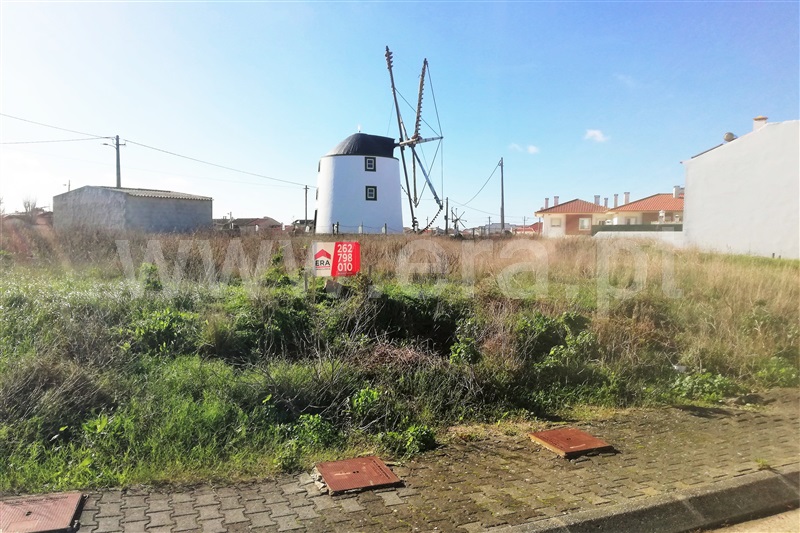 Lote / Peniche, Casais de Júlio