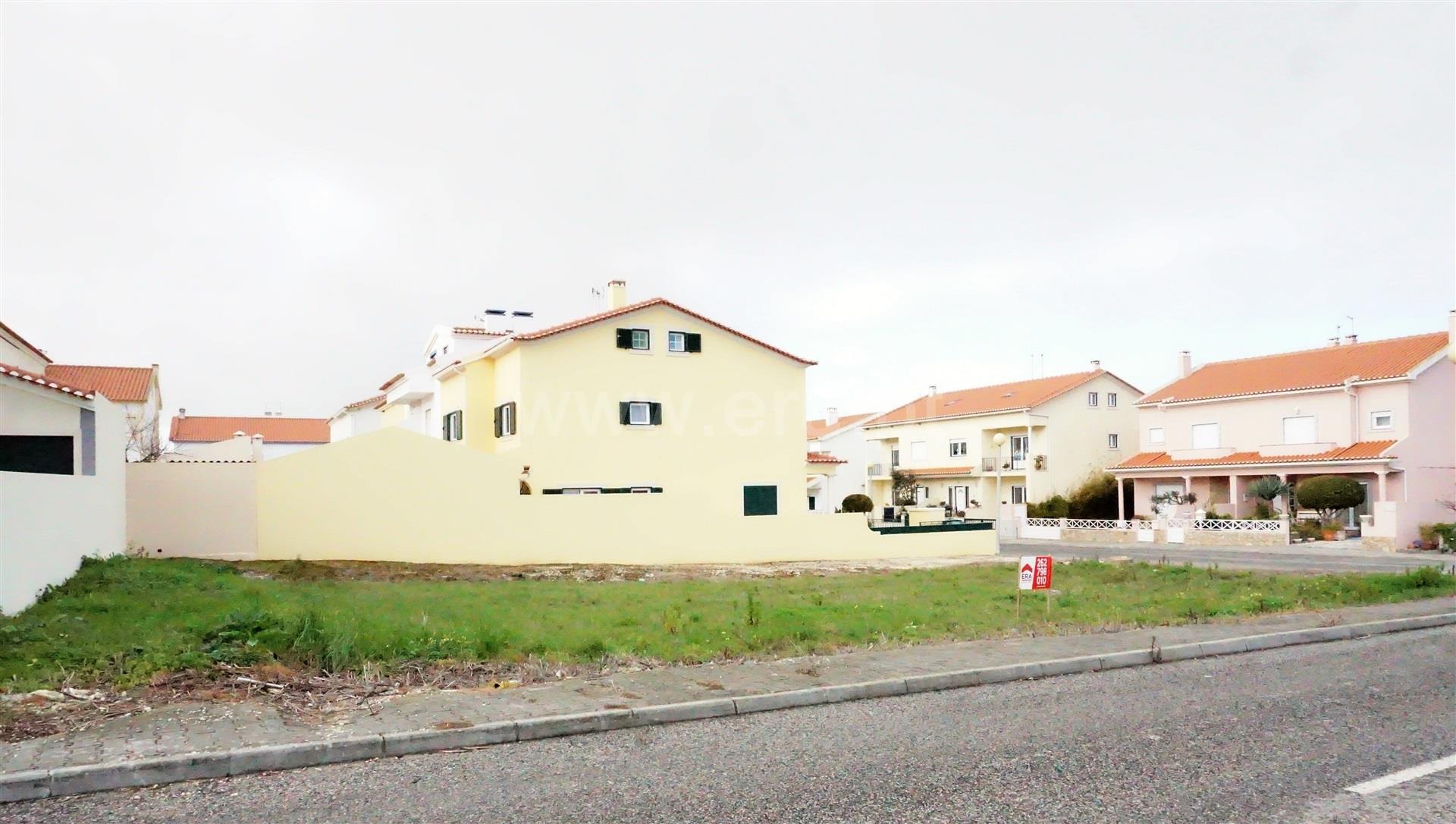 Land for sale in Peniche, Portugal — €80,000