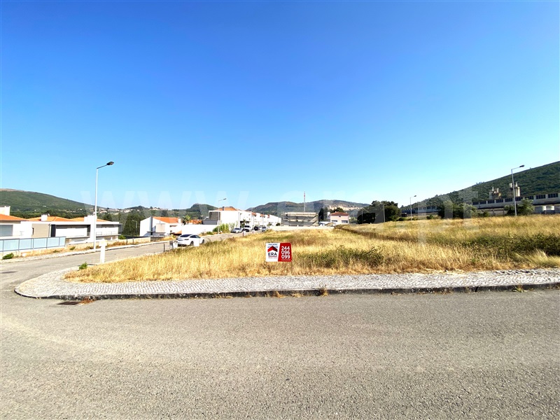 Lote  com Urbano Porto de Mós, Porto de Mós - São João Baptista e São Pedro - 1482083 - 2