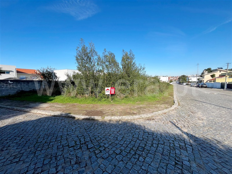 Lote / Santa Maria da Feira, São Paio de Oleiros