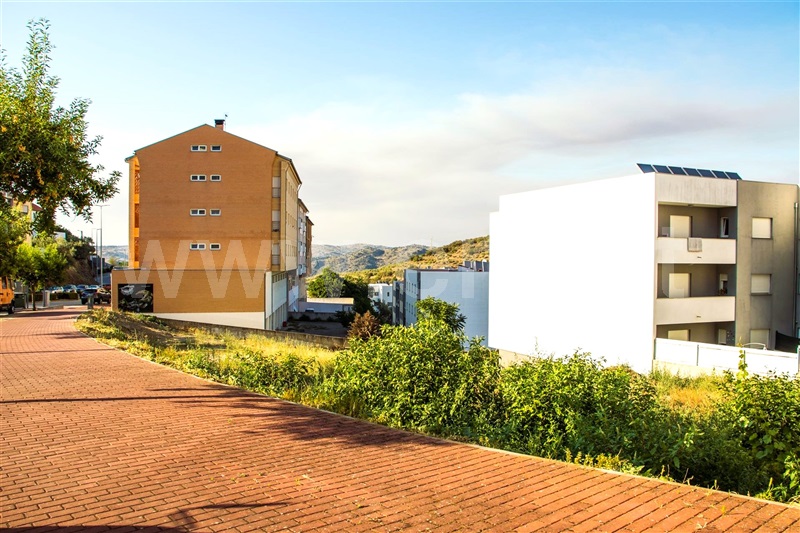 Lote  com Urbano Torre de Moncorvo - 1287359 - 6