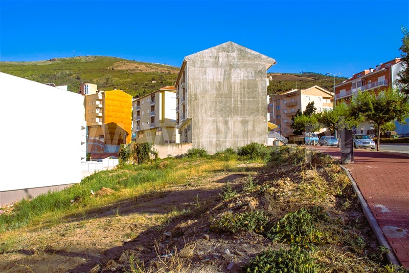 Lote  com Urbano Torre de Moncorvo - 1287359 - 8