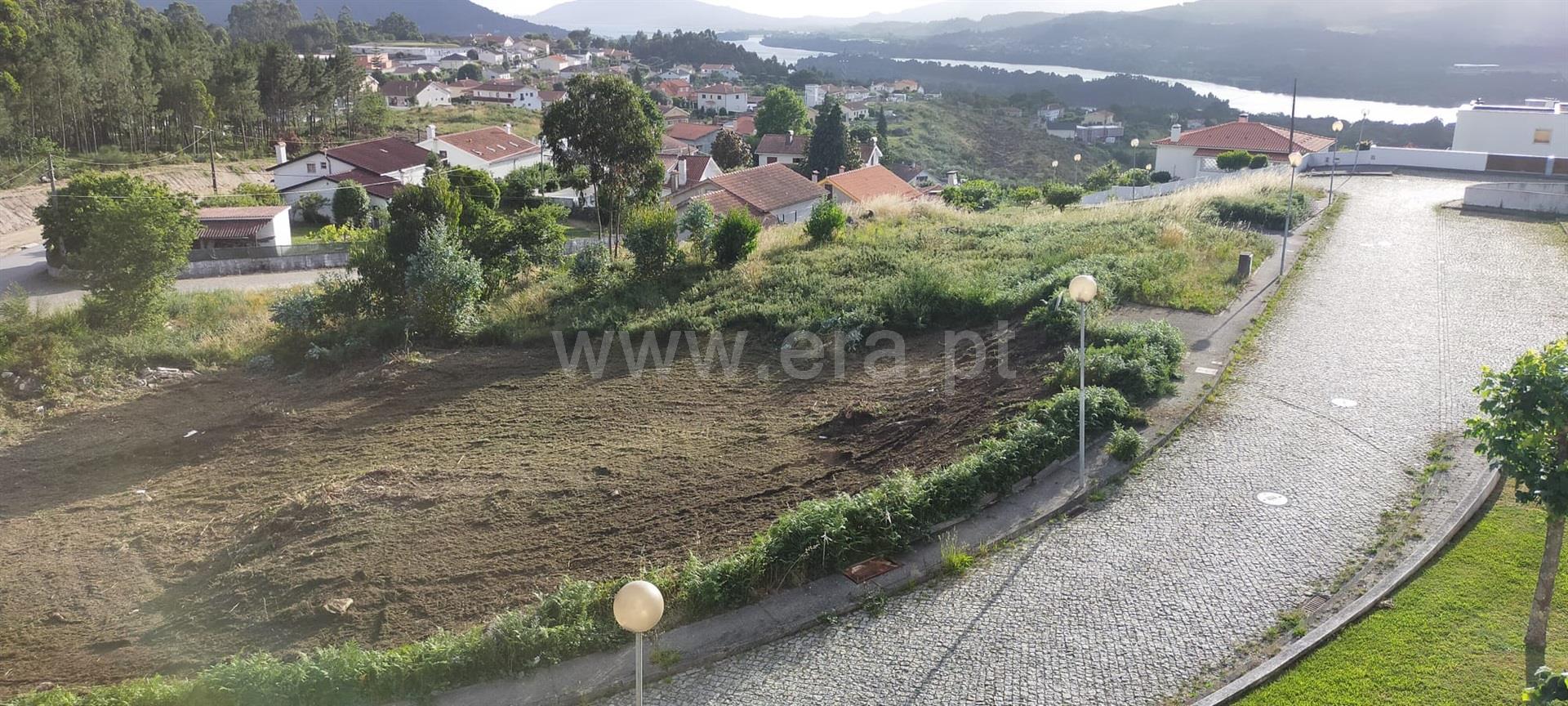 Land for sale in Vila Nova de Cerveira, Portugal — €55,000