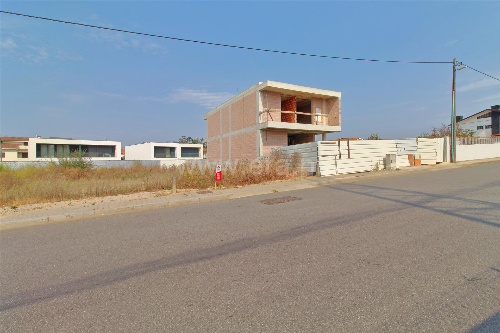 Land for sale in Vila Nova de Gaia, Portugal — €79,900