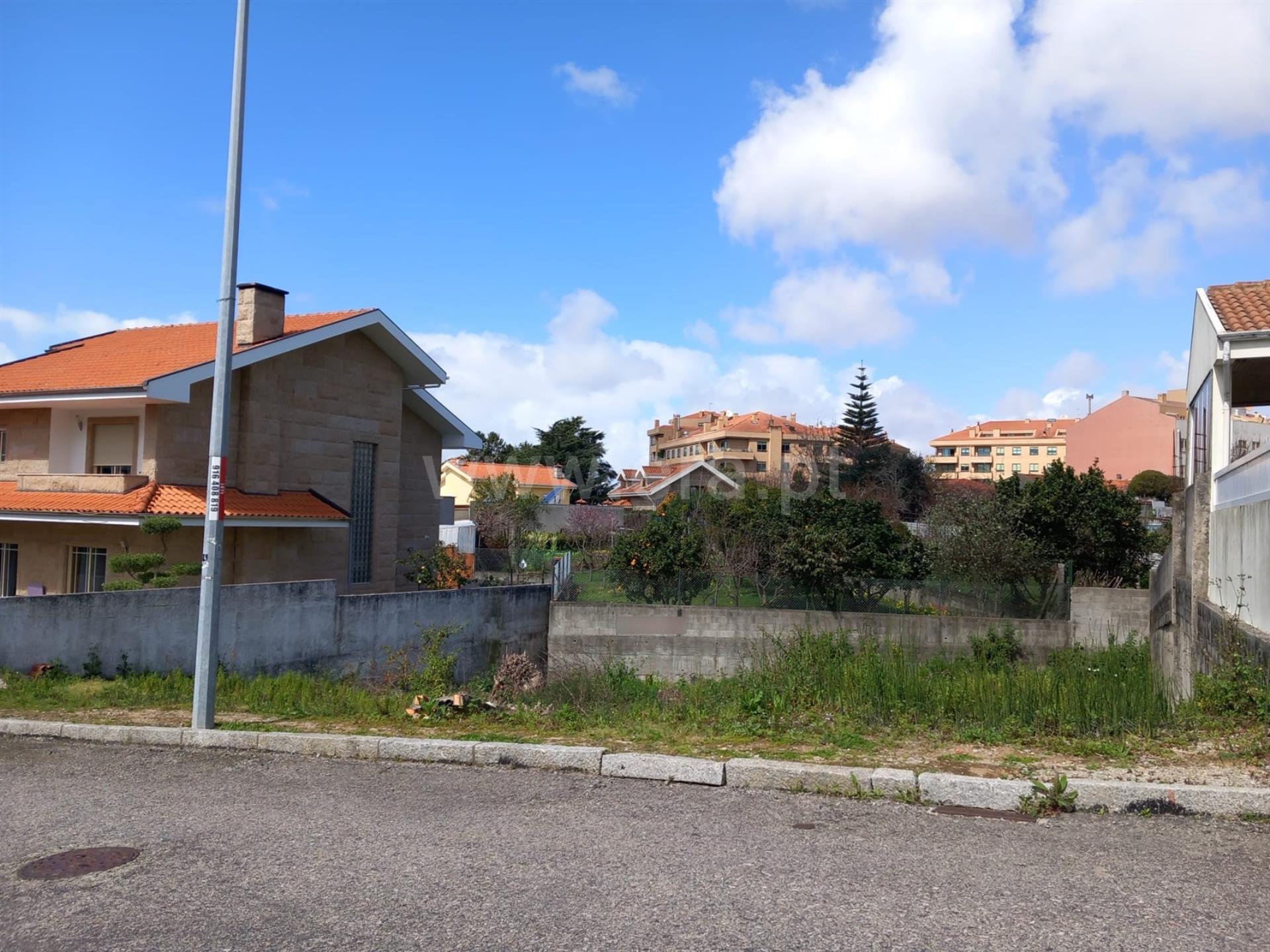 Land for sale in Vila Nova de Gaia, Portugal — €77,380