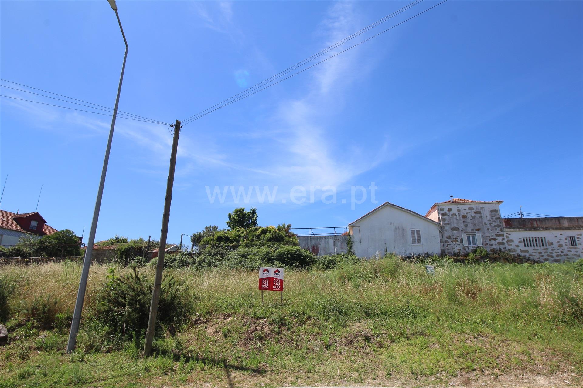 Land for sale in Vila Nova de Gaia, Portugal — €64,000