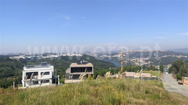 Lote / Vila Nova de Gaia, Sandim, Olival, Lever e Crestuma