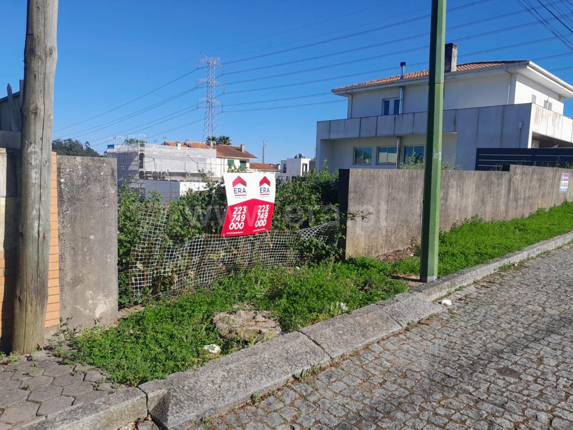 Land for sale in Vila Nova de Gaia, Portugal — €52,500
