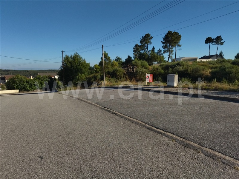 Lote  Vila Nova de Paiva, Vila Nova de Paiva - 666456 - 9