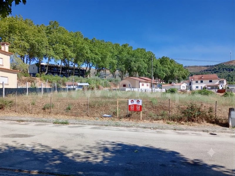 Lote / Vila Pouca de Aguiar, Bornes de Aguiar