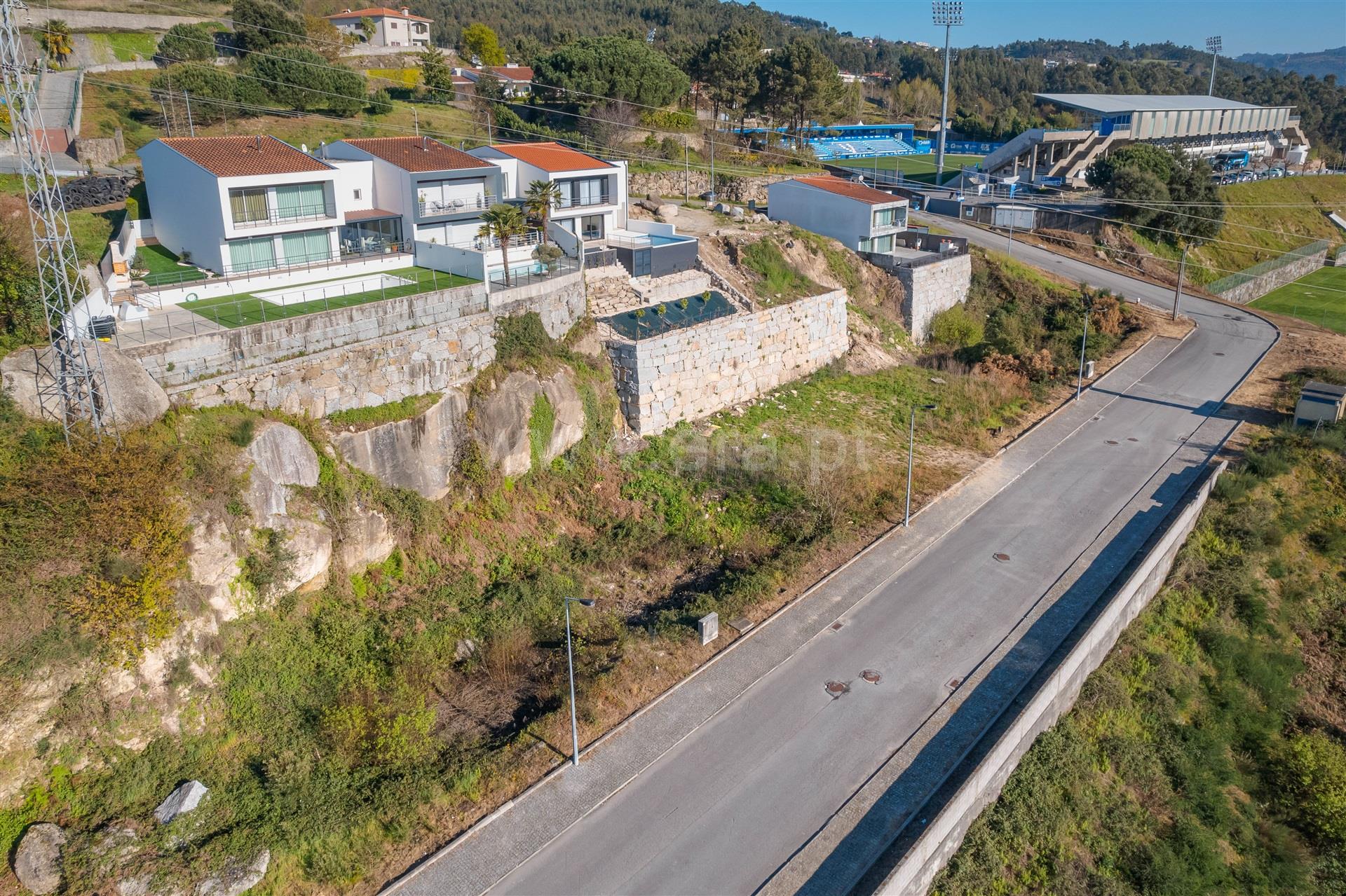Land for sale in Vizela, Portugal — €110,000