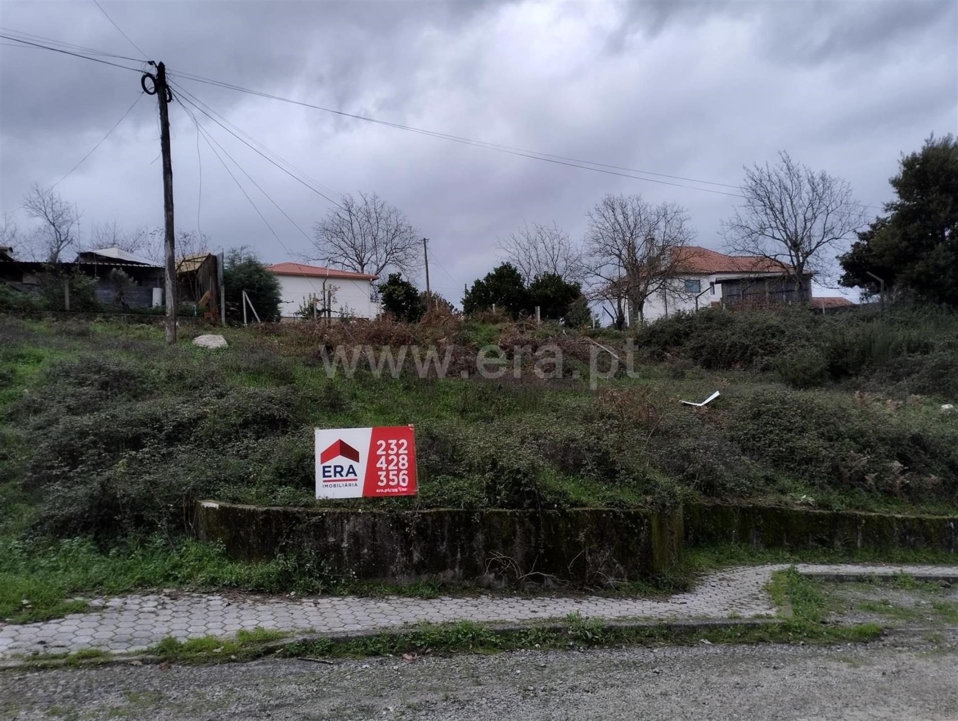 Land for sale in Vouzela, Portugal — €98,000