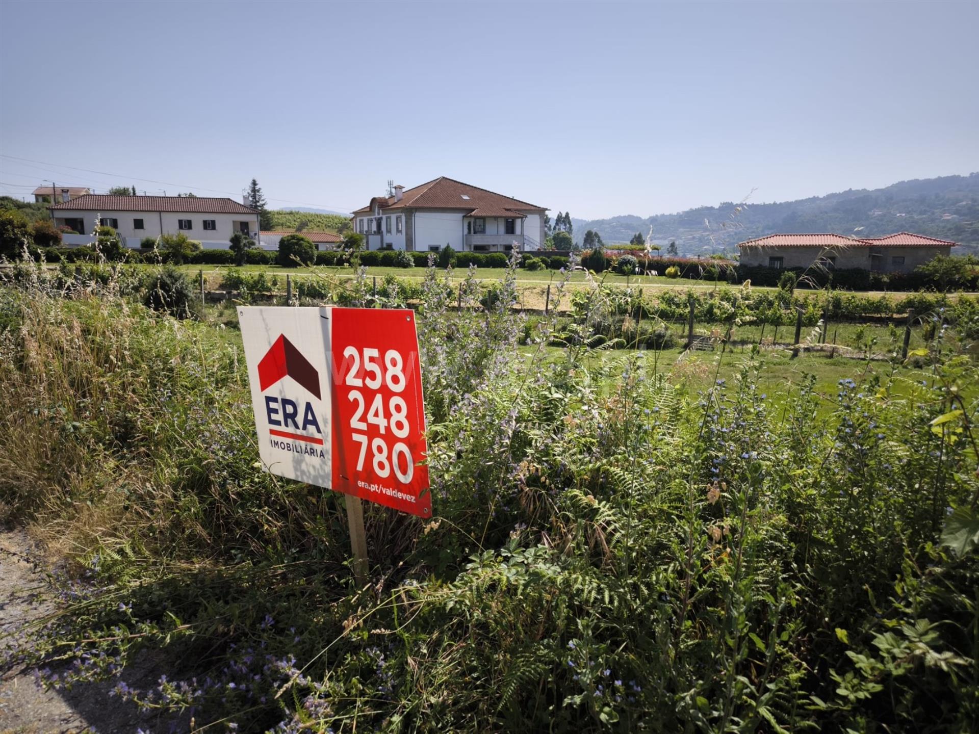 Land for sale in Arcos de Valdevez, Portugal — €427,000