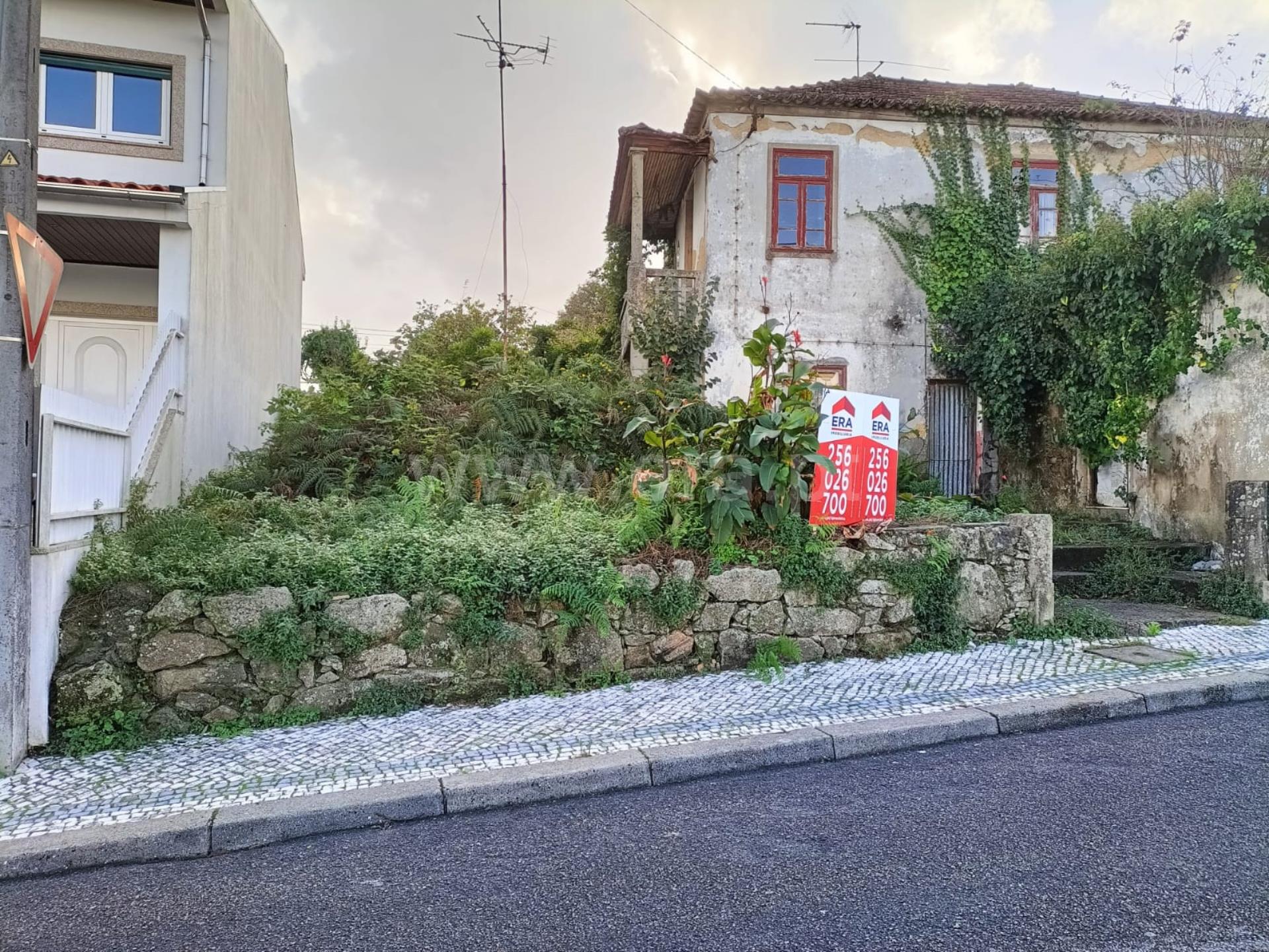 Land for sale in São João da Madeira, Portugal — €200,000