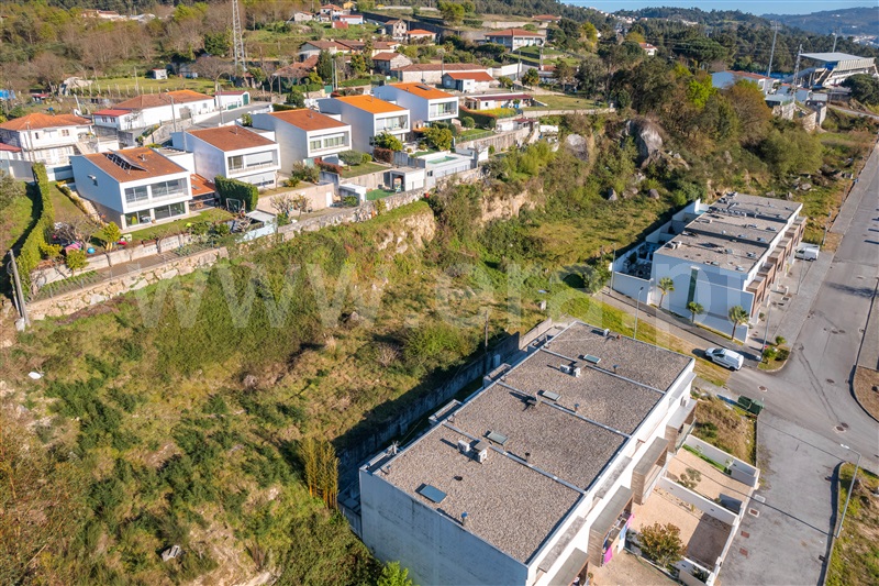 Loteamento / Vizela, Infias