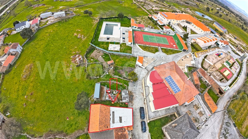 Moradia / Almeida, Castelo Bom