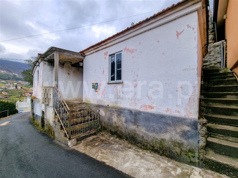 Moradia / Baião, Teixeira e Teixeiró