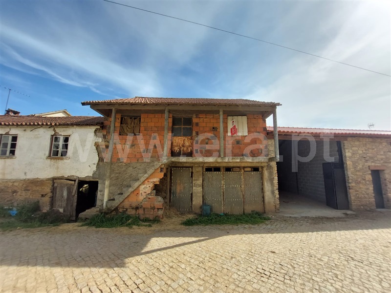 Moradia / Bragança, São Julião de Palácios e Deilão