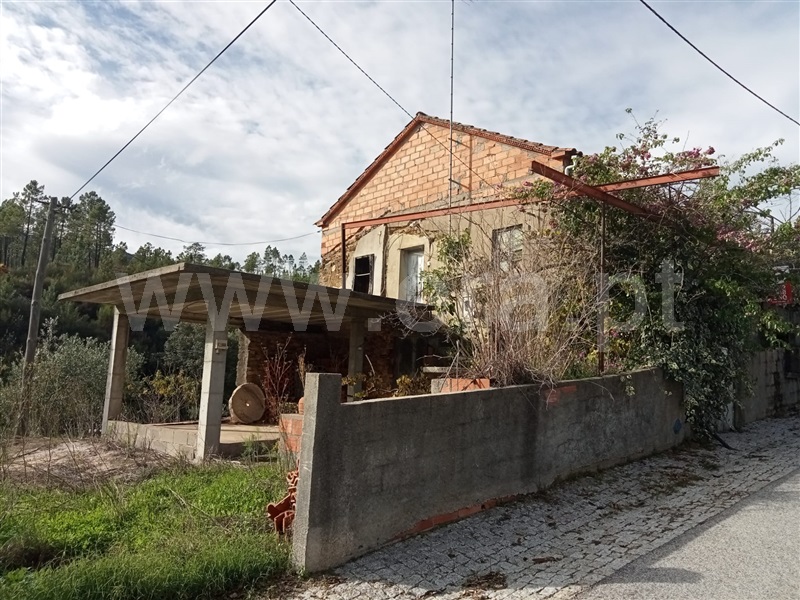 Moradia / Castelo Branco, Almaceda