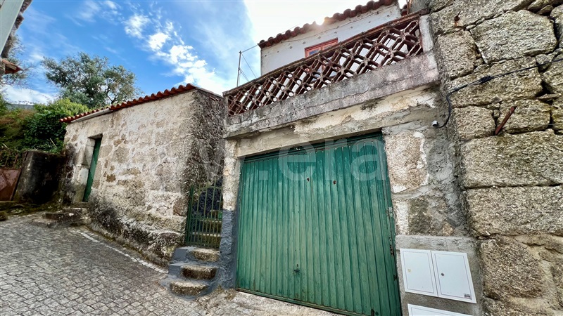 Moradia / Celorico da Beira, Celorico (São Pedro e Santa Maria) e Vila Boa do Mondego