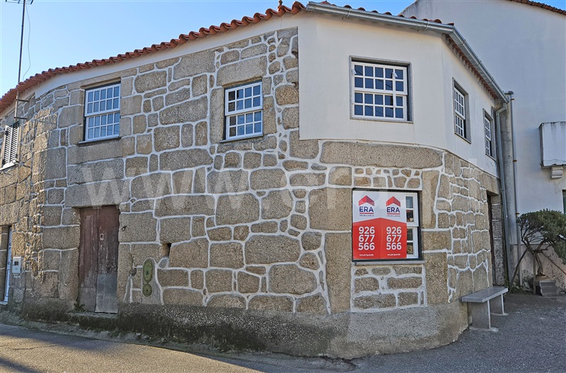 Moradia em Banda / Celorico da Beira, Vale de Azares, Celorico da Beira