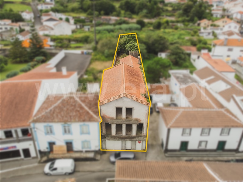 Moradia em Banda / Praia da Vitória, Agualva