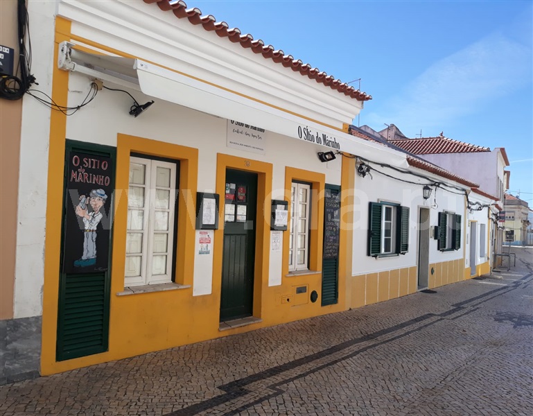 Moradia em Banda / Sines, Sines