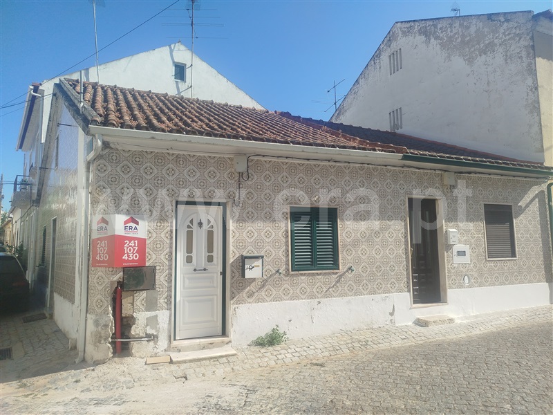 Moradia em Banda T1 / Abrantes, Rossio ao Sul do Tejo