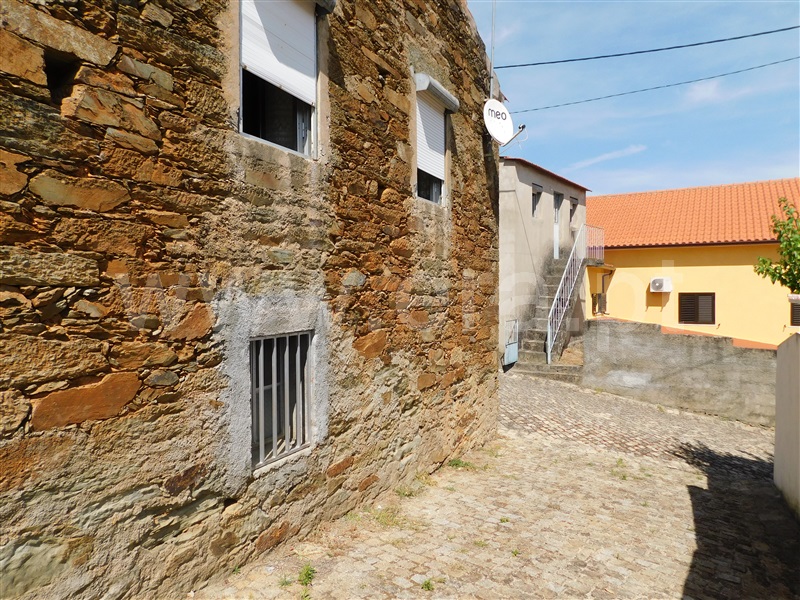 House in Castelo Branco - View 3
