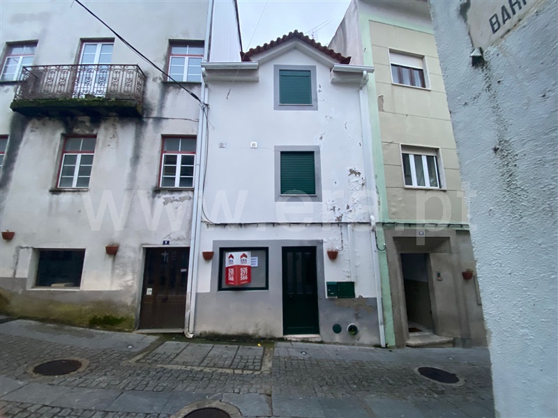 Moradia em Banda T1 / Gouveia, Gouveia