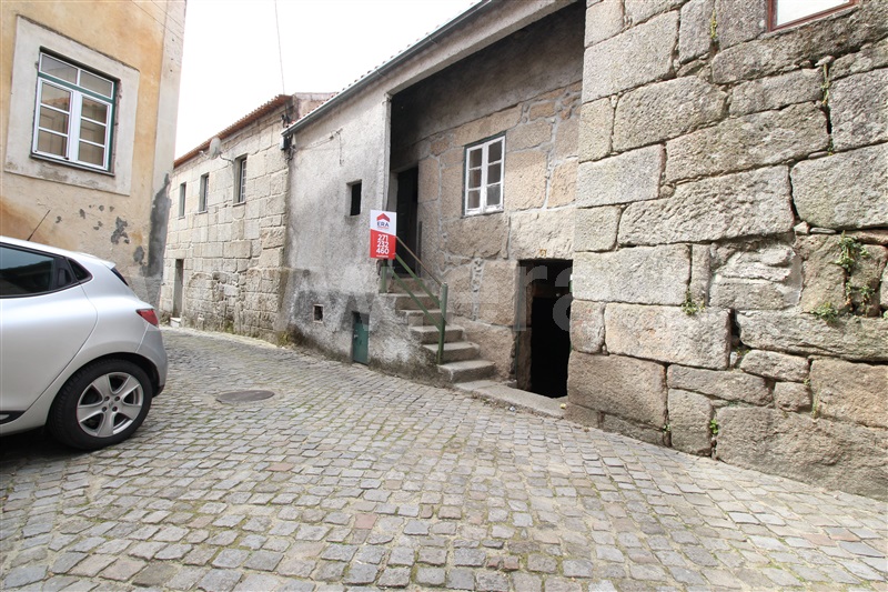 Moradia em Banda T1 / Gouveia, Rio Torto e Lagarinhos